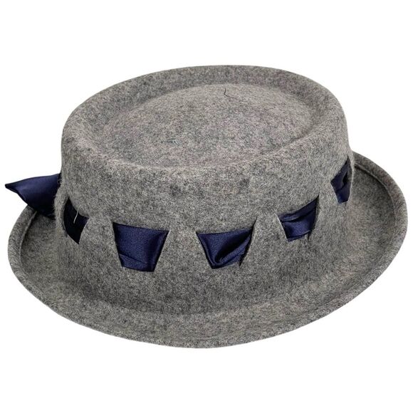Casselini Gray Wool Felt Navy Blue Ribbon Pork Pie Hat Women’s NWT - Picture 2 of 6